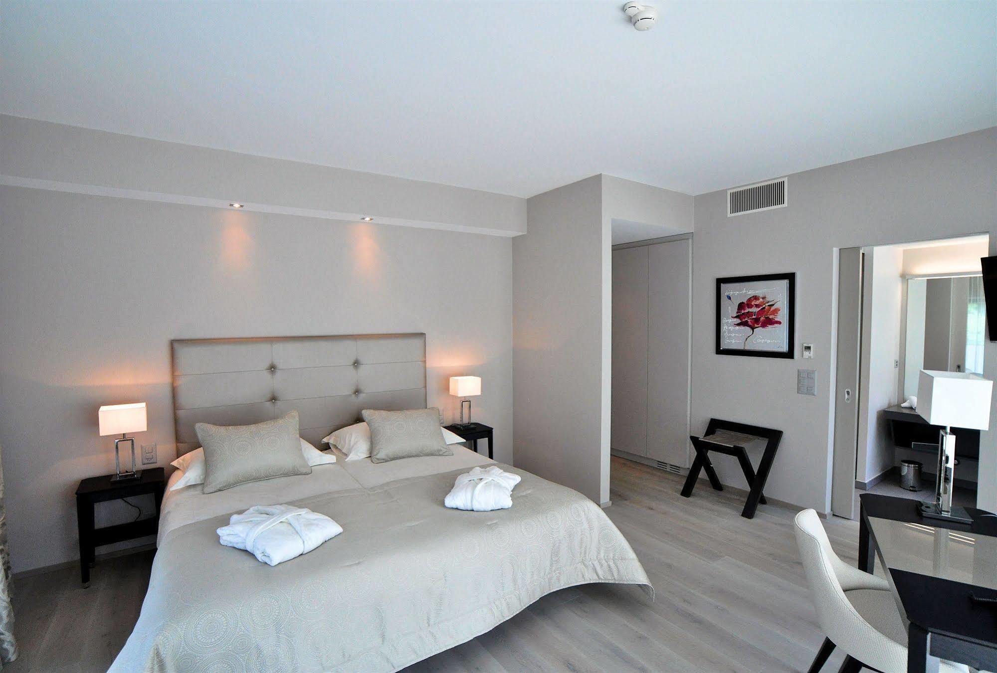 Hostellerie Le Petit Manoir Морж Экстерьер фото